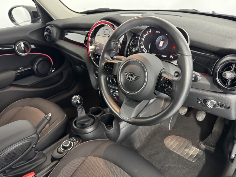 2023 (23) MINI HATCHBACK 1.5 Cooper Classic Premium 5dr 5741636