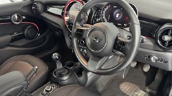 2023 (23) MINI HATCHBACK 1.5 Cooper Classic Premium 5dr 5741636