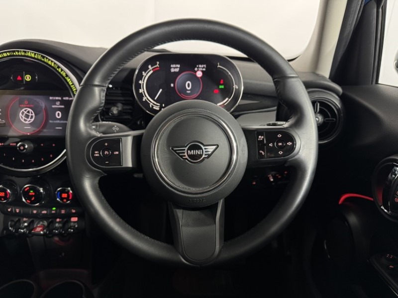 2023 (23) MINI HATCHBACK 1.5 Cooper Classic Premium 5dr 5741620