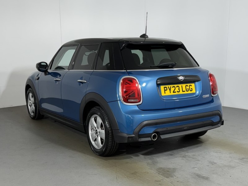 2023 (23) MINI HATCHBACK 1.5 Cooper Classic Premium 5dr 5741658
