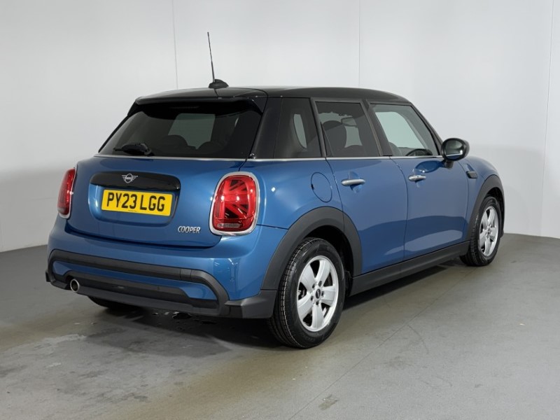 2023 (23) MINI HATCHBACK 1.5 Cooper Classic Premium 5dr 5741659