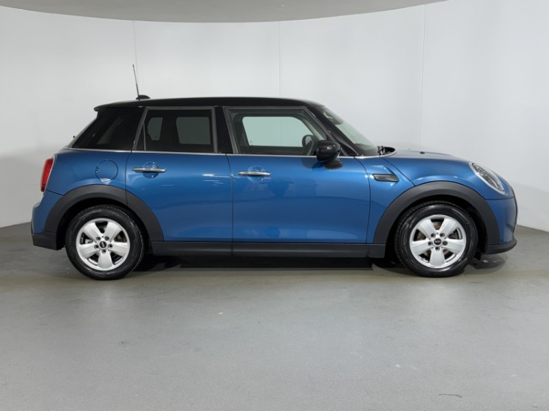 2023 (23) MINI HATCHBACK 1.5 Cooper Classic Premium 5dr 5741661