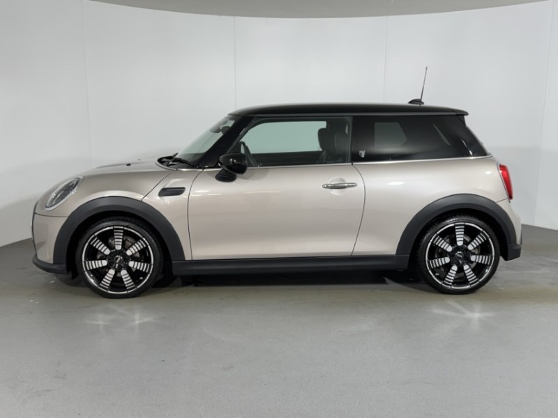 2023 (23) MINI HATCHBACK 1.5 Cooper Exclusive 3dr Auto 5761050