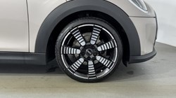 2023 (23) MINI HATCHBACK 1.5 Cooper Exclusive 3dr Auto 5761033