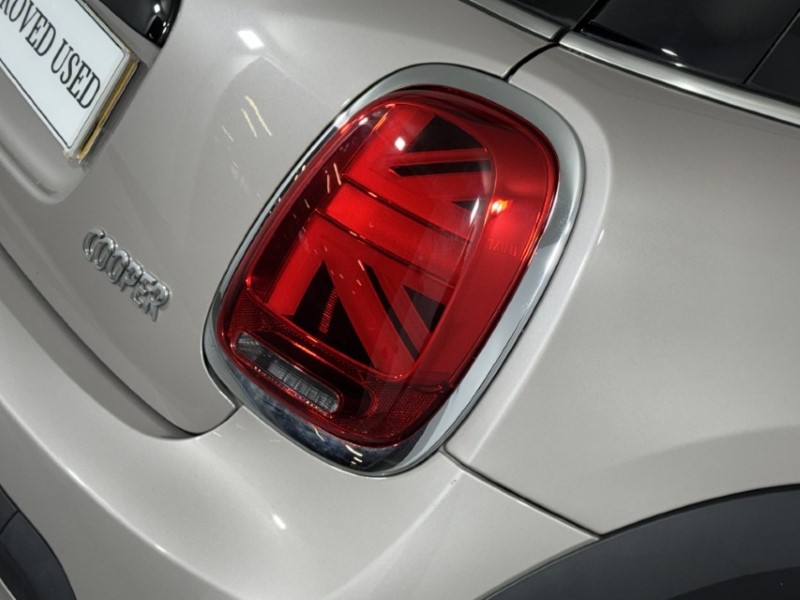 2023 (23) MINI HATCHBACK 1.5 Cooper Exclusive 3dr Auto 5761036
