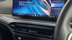 2025 (75) BMW 3 SERIES 330e 22.3 kWh M Sport 4dr Step Auto 5829737