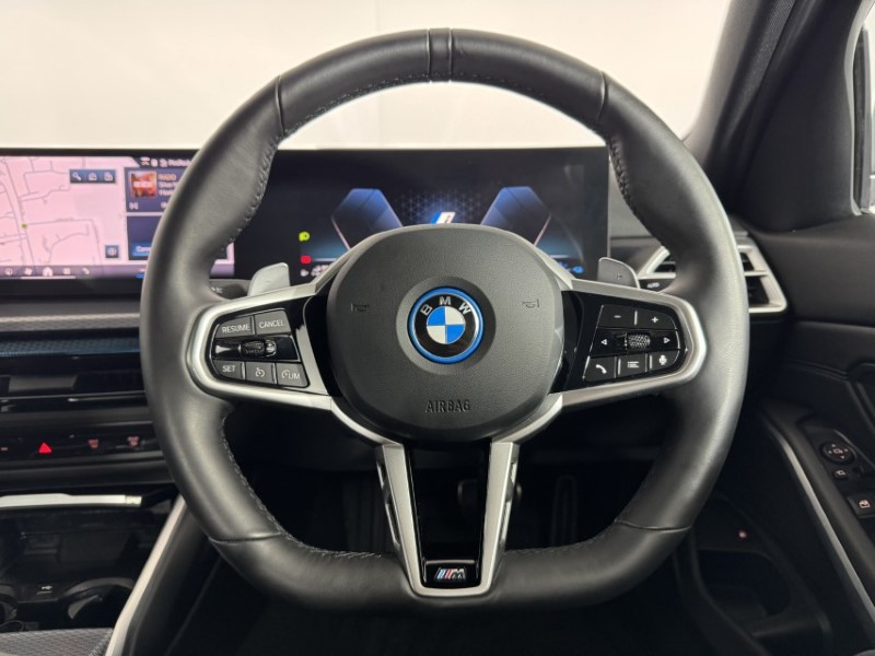 2025 (75) BMW 3 SERIES 330e 22.3 kWh M Sport 4dr Step Auto 5829720