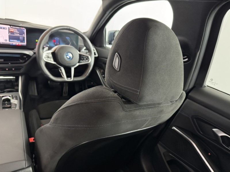 2025 (75) BMW 3 SERIES 330e 22.3 kWh M Sport 4dr Step Auto 5829766