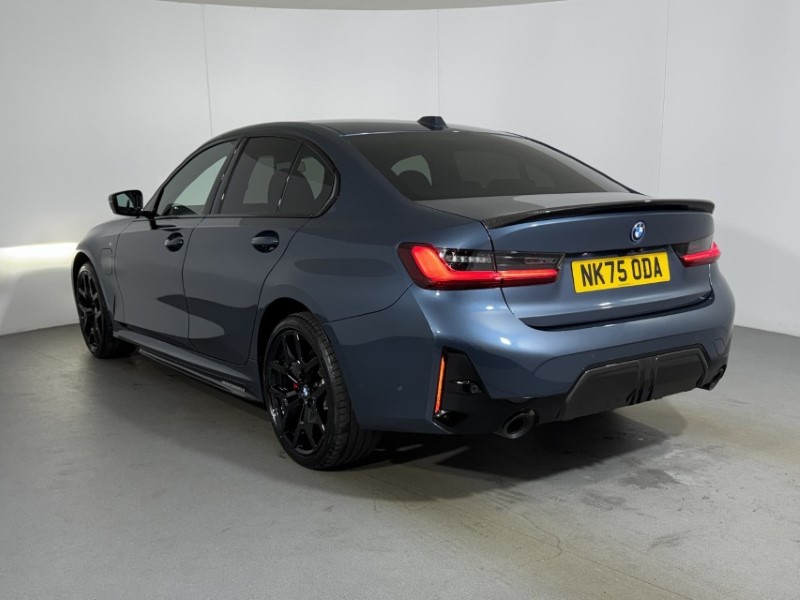 2025 (75) BMW 3 SERIES 330e 22.3 kWh M Sport 4dr Step Auto 5829771
