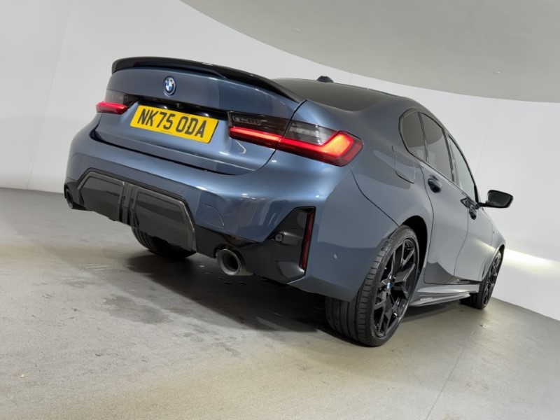 2025 (75) BMW 3 SERIES 330e 22.3 kWh M Sport 4dr Step Auto 5829756