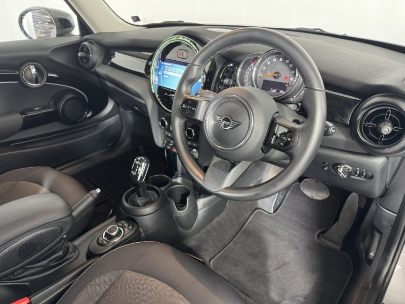 2022 (72) MINI HATCHBACK 1.5 Cooper Classic 3dr Auto 5777432