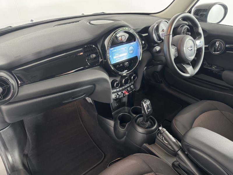 2022 (72) MINI HATCHBACK 1.5 Cooper Classic 3dr Auto 5777444