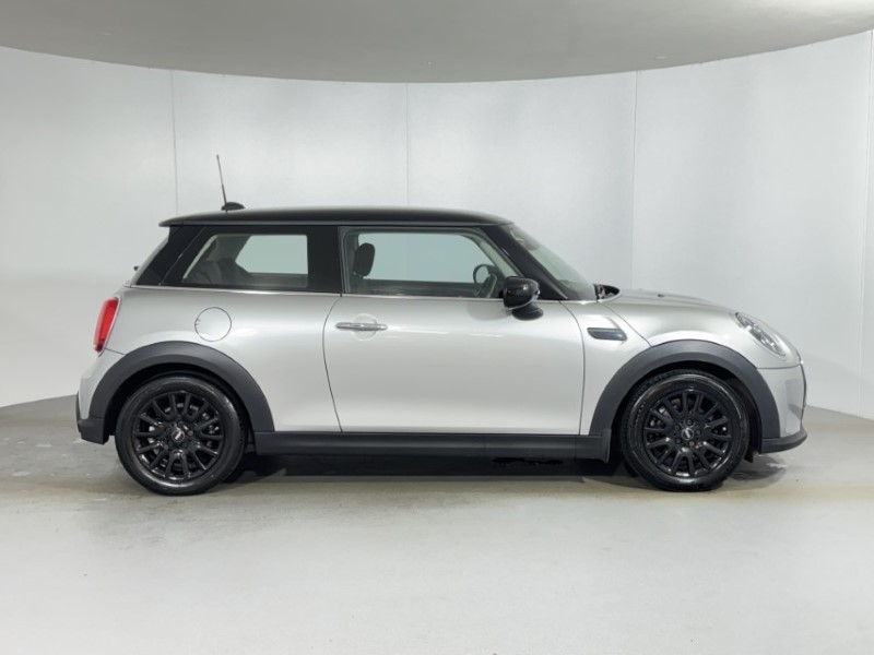 2022 (72) MINI HATCHBACK 1.5 Cooper Classic 3dr Auto 5777458