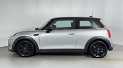 2022 (72) MINI HATCHBACK 1.5 Cooper Classic 3dr Auto 5777454