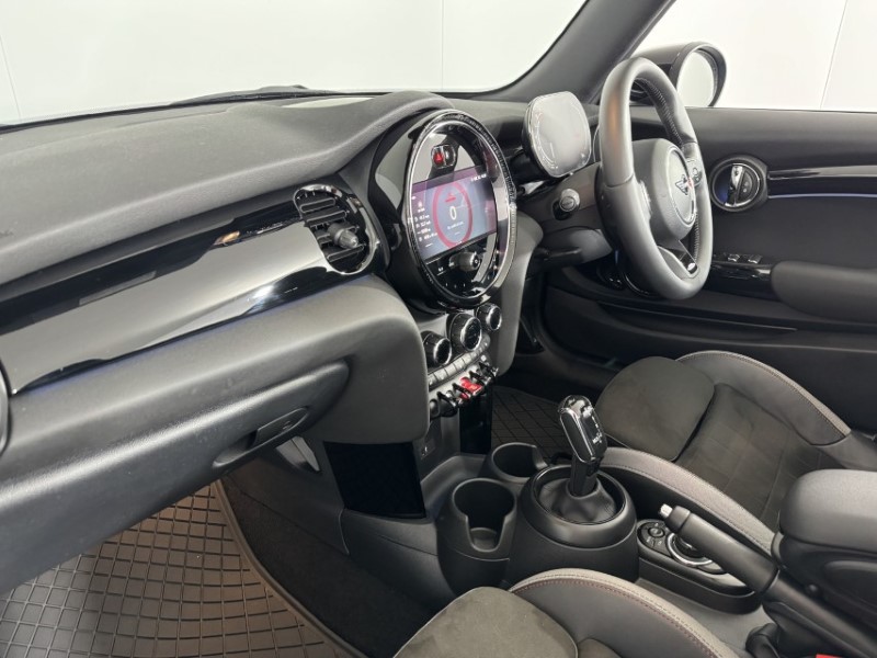 2024 (24) MINI CONVERTIBLE 1.5 Cooper Sport Premium 2dr Auto 5765255