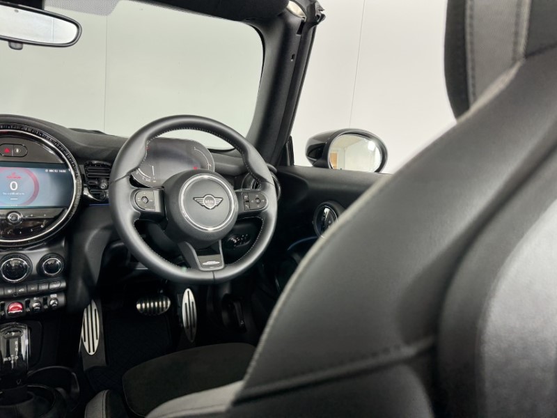 2024 (24) MINI CONVERTIBLE 1.5 Cooper Sport Premium 2dr Auto 5765229