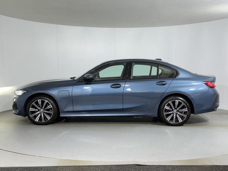 2025 (25) BMW 3 SERIES 330e 22.3 kWh Sport 4dr Step Auto 5786074