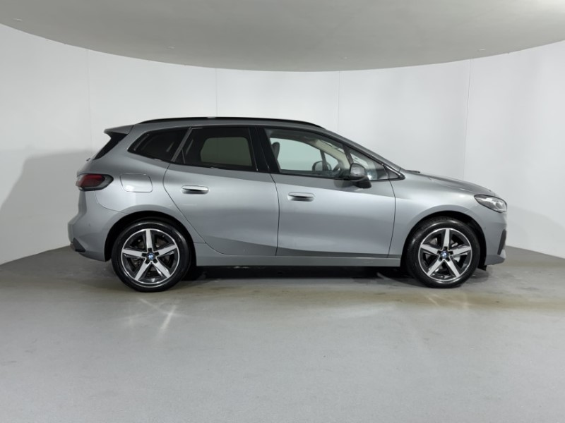 2025 (75) BMW 2 SERIES 220i MHT Sport 5dr DCT 5820267