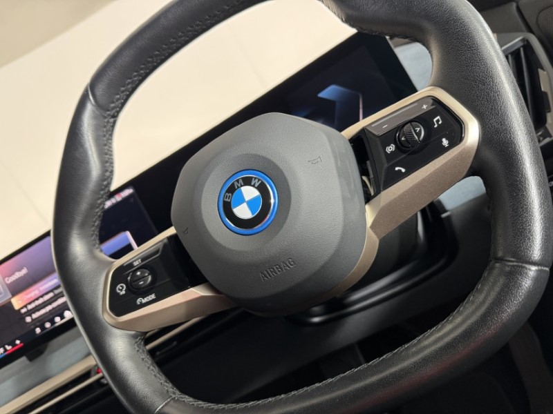 2023 (23) BMW iX 240kW xDrive40 M Sport 76.6kWh 5dr Auto 5849371