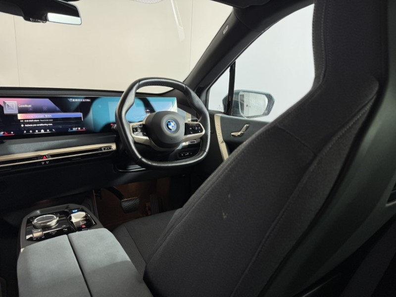 2023 (23) BMW iX 240kW xDrive40 M Sport 76.6kWh 5dr Auto 5849414