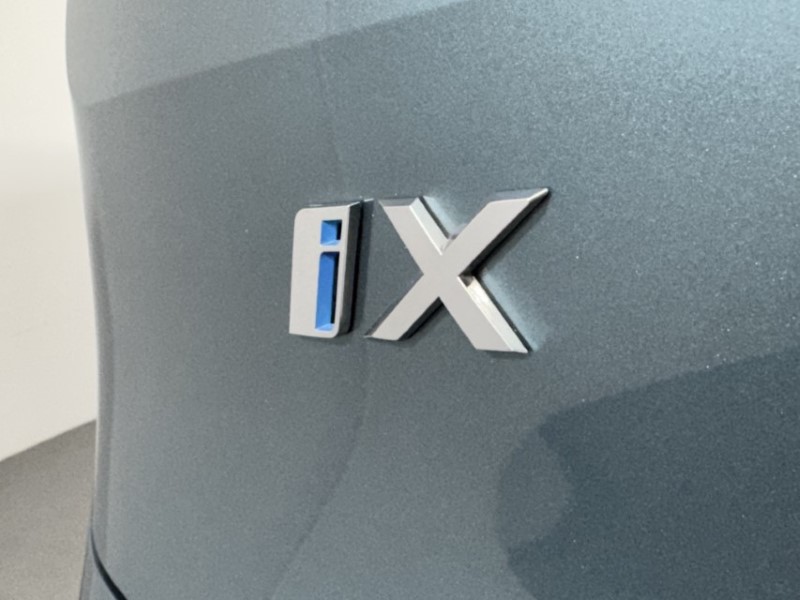 2023 (23) BMW iX 240kW xDrive40 M Sport 76.6kWh 5dr Auto 5849401