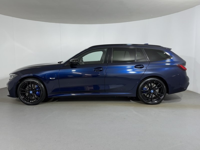 2021 (71) BMW 3 SERIES 330e M Sport Pro Edition 5dr Step Auto 5800966
