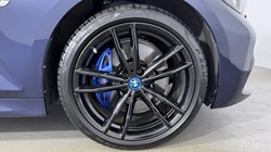 2021 (71) BMW 3 SERIES 330e M Sport Pro Edition 5dr Step Auto 5800934