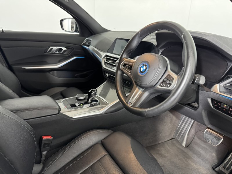 2021 (71) BMW 3 SERIES 330e M Sport Pro Edition 5dr Step Auto 5800930