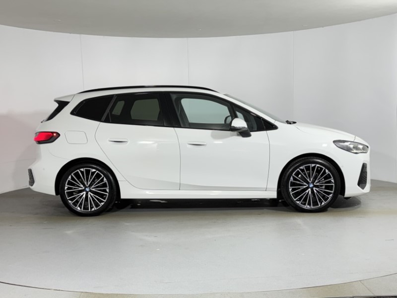 2025 (75) BMW 2 SERIES 220i MHT M Sport 5dr DCT 5814716