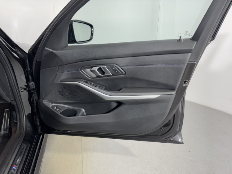 2026 (26) BMW 3 SERIES 320i M Sport 5dr Step Auto 5894273