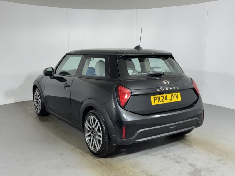 2024 (24) MINI COOPER 1.5 C Classic 3dr Auto 5948444