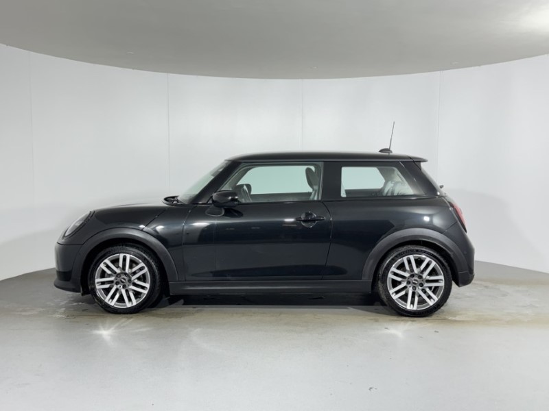 2024 (24) MINI COOPER 1.5 C Classic 3dr Auto 5948445