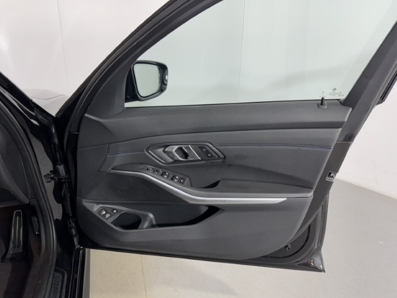 2026 (26) BMW 3 SERIES 330e 22.3 kWh M Sport 5dr Step Auto 5912131