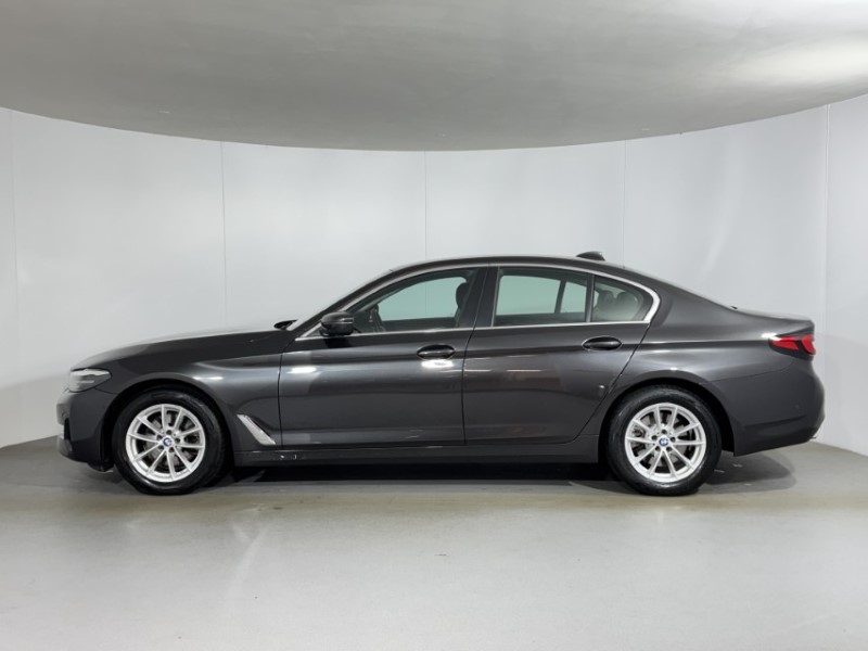 2022 (22) BMW 5 SERIES 520d MHT SE 4dr Step Auto 5935596