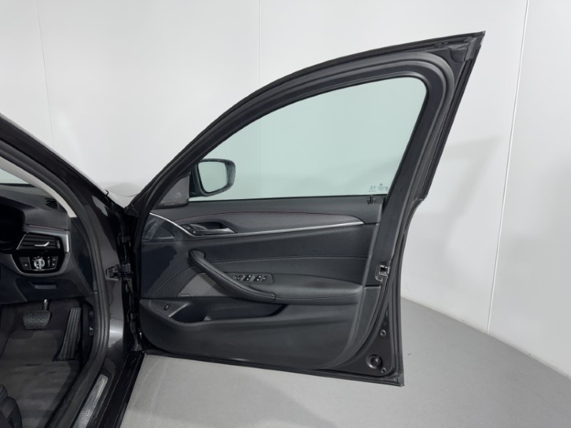 2022 (22) BMW 5 SERIES 520d MHT SE 4dr Step Auto 5935577