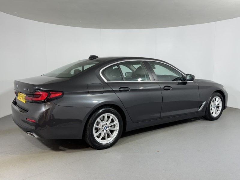 2022 (22) BMW 5 SERIES 520d MHT SE 4dr Step Auto 5935602