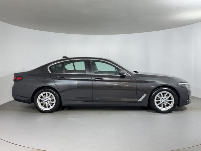 2022 (22) BMW 5 SERIES 520d MHT SE 4dr Step Auto 5935601