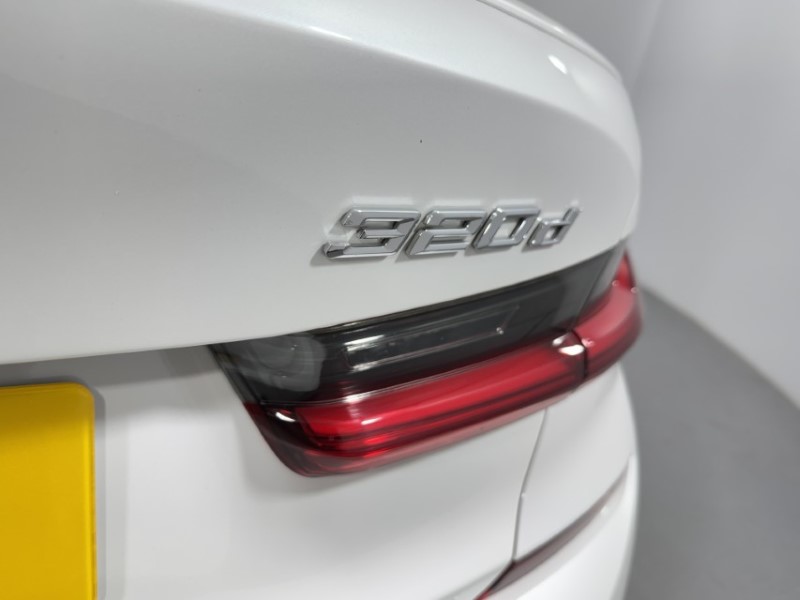 2021 (21) BMW 3 SERIES 320d MHT M Sport 4dr Step Auto 5927425