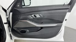 2021 (21) BMW 3 SERIES 320d MHT M Sport 4dr Step Auto 5927417