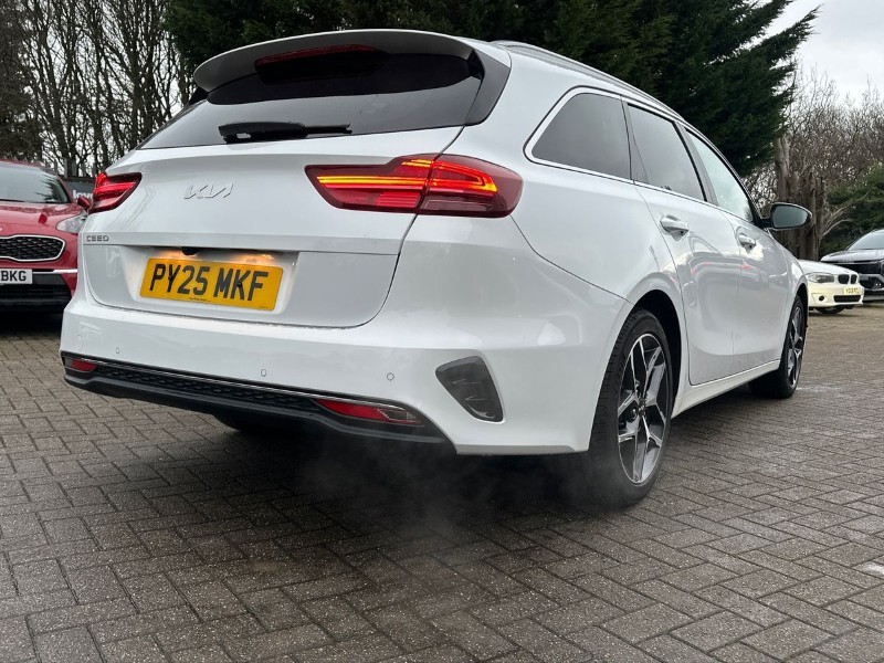 2025 (25) KIA CEED 1.5T GDi ISG 138 3 5dr 4938365