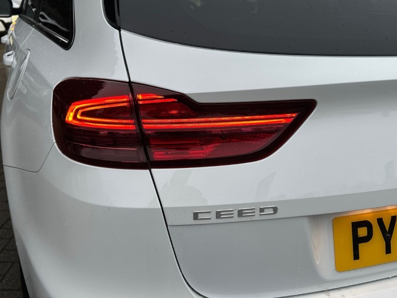 2025 (25) KIA CEED 1.5T GDi ISG 138 3 5dr 4938364