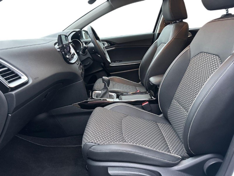 2025 (25) KIA CEED 1.5T GDi ISG 138 3 5dr 4938329