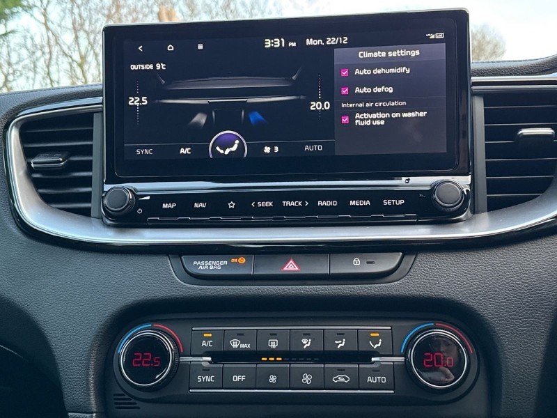 2025 (25) KIA CEED 1.5T GDi ISG 138 GT-Line 5dr 4900950