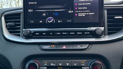 2025 (25) KIA CEED 1.5T GDi ISG 138 GT-Line 5dr 4900950