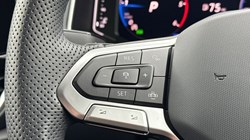 2025 (25) VOLKSWAGEN T-ROC 2.0 TDI 150 EVO R-Line 5dr DSG 4503317