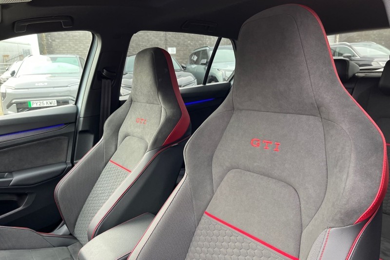 2025 (25) VOLKSWAGEN GOLF 2.0 TSI 300 GTI Clubsport 5dr DSG 4888579