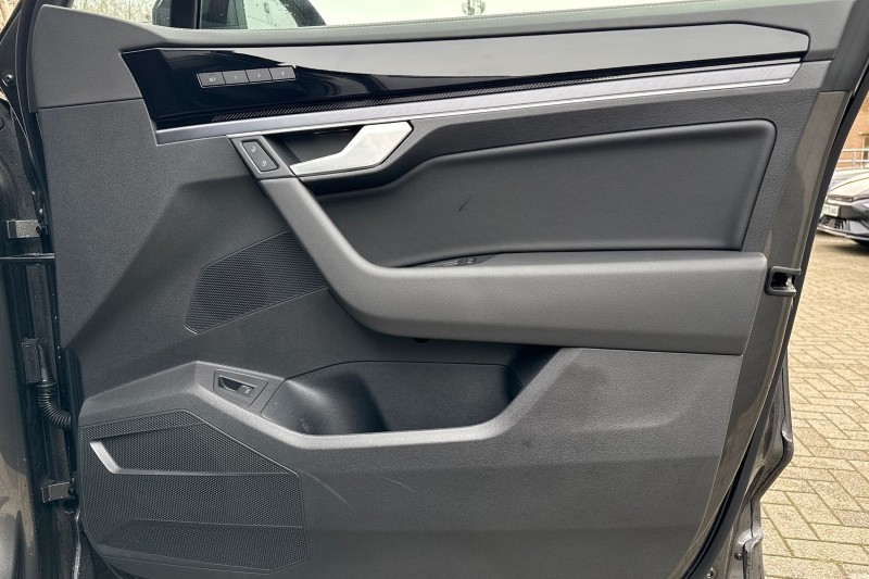 2025 (75) VOLKSWAGEN TOUAREG 3.0 V6 TDI 4Motion 286 Black Edition 5dr Tip Auto 4891542