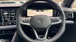 2025 (75) VOLKSWAGEN TOUAREG 3.0 V6 TDI 4Motion 286 Black Edition 5dr Tip Auto 4891548