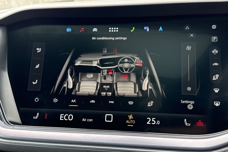 2025 (75) VOLKSWAGEN TOUAREG 3.0 V6 TDI 4Motion 286 Black Edition 5dr Tip Auto 4891557