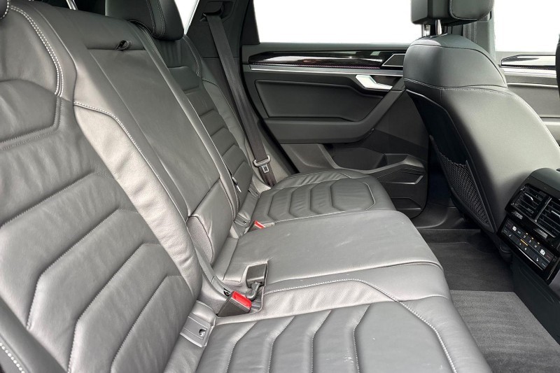 2025 (75) VOLKSWAGEN TOUAREG 3.0 V6 TDI 4Motion 286 Black Edition 5dr Tip Auto 4891534